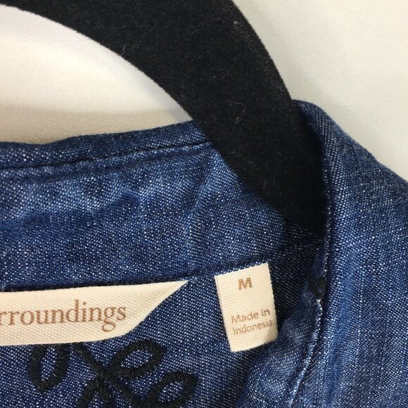 Soft Surroundings Tencel Blue Embroidered Floral Button Down Top Size M - Picture 9 of 9